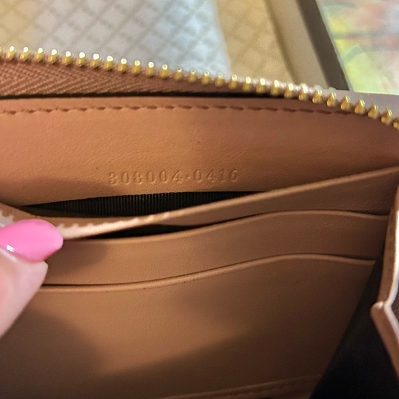 Gucci Soho Zip Around Wallet - Picture 3 of 13